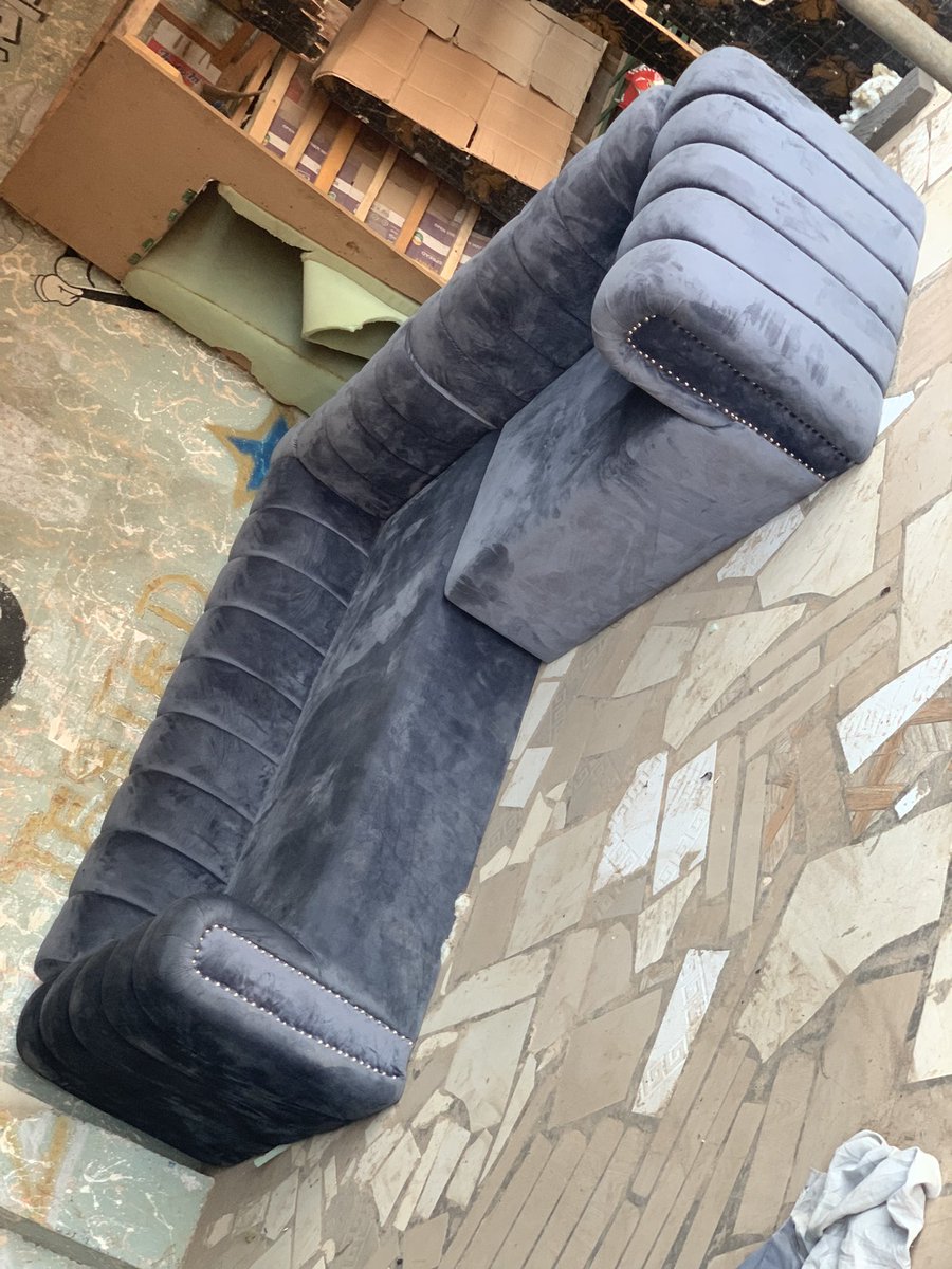 AsipitaAhmed's tweet image. #upholstered L shape plus 2 seater,,#Lshape #sofa #upholstery #upholsterer #furniture #furnituredesign #furnitureupholstery #bespoke #design 

Rt,repost🙏