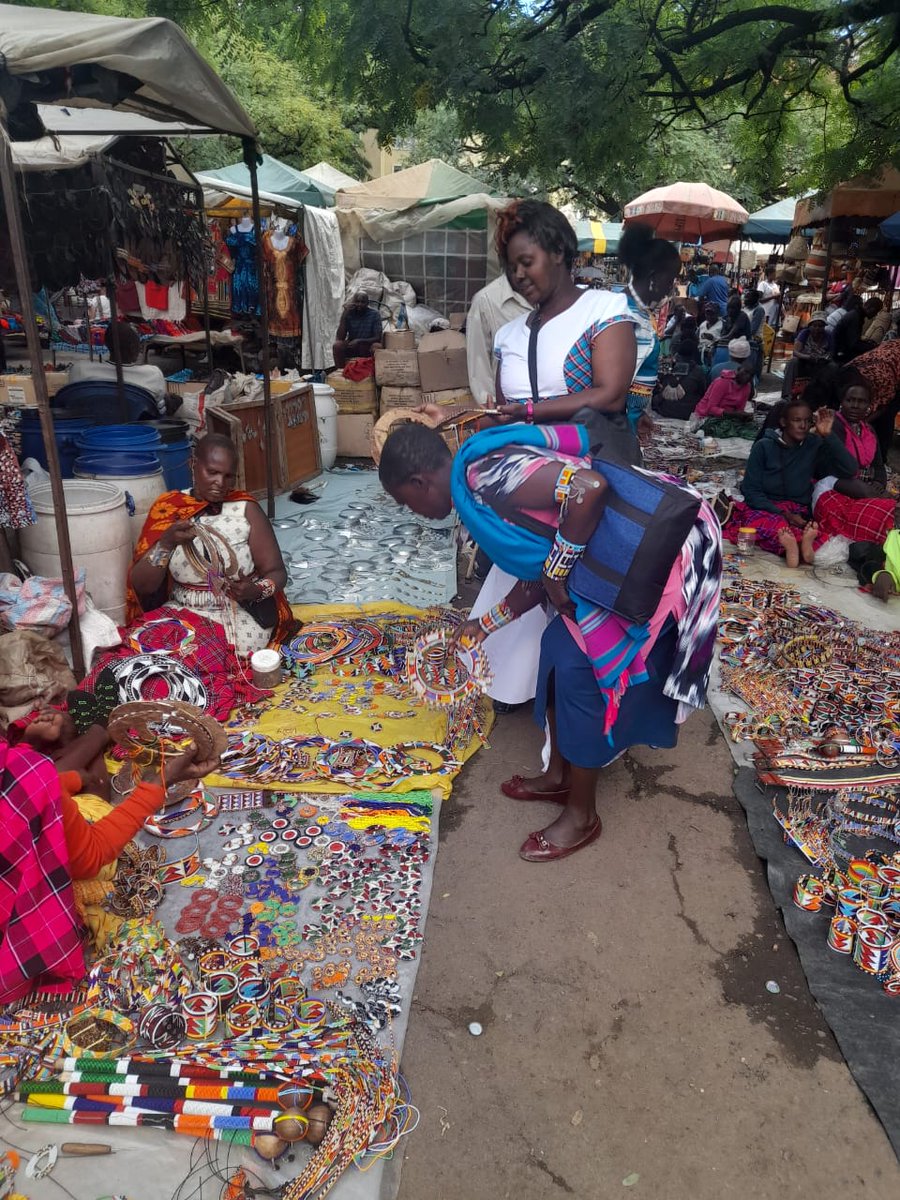 HandinHandEA's tweet photo. the members participated in community sensitization on FGM and early marriages, as a step towards social and economic justice among the Maasai community.

#EnterpriseRising #inspiringhopedignitychoice #WomenEmpowerment https://t.co/mFLvlHC3nP