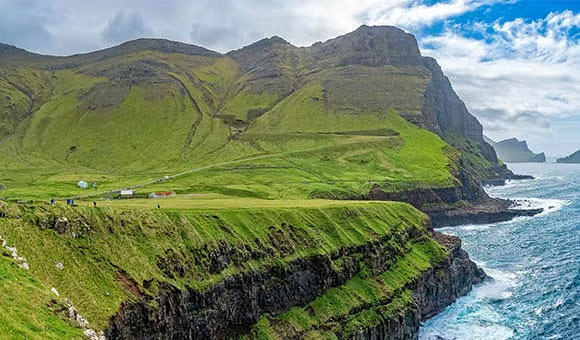 From enchanting isles to incredible standing stones, and mind-blowing volcanic geology, dive into just some of the incredible experiences that await you on our North Atlantic expeditions. Here are six unforgettable experiences in North Atlantic Europe 👉 advcan.pulse.ly/6zsrdqzmpd