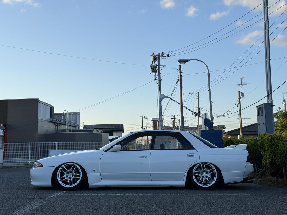 _32skyline59_'s tweet photo. 【プチ仕様変更】 
温めておいた純正エアロ３点やっと着けました😌

なかなかいい感じ(^^)(^^) https://t.co/jRMxNYfpOe