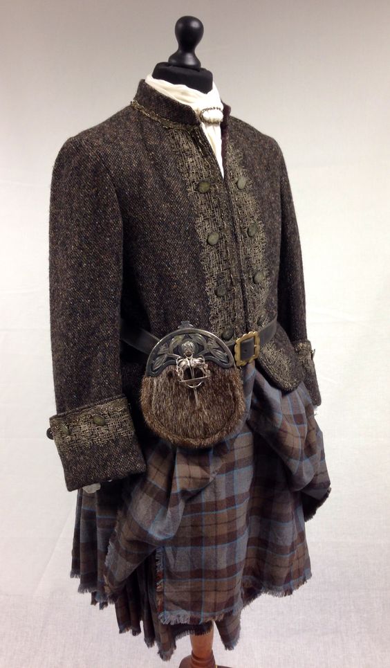 Your mission if you choose to accept it—envision a Scotsman in this wonderful outfit! bit.ly/2hY0ol2