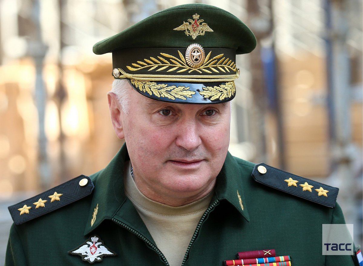 ВЧК-ОГПУ пишет, что думский генерал Картаполов засуетился в ожидании предстоящего аудита в Минобороны. Он, в свое время, получил коррупционным путем долю в заводе, который работал с гостайной и имел официальные лицензии от Минобороны и ФСБ. Заводик переписал на свою дочь Варвару.