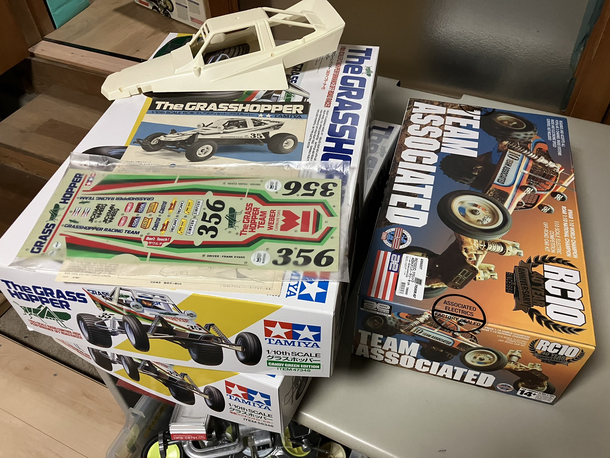 新品未開封　アソシエイテッド　復刻版　RC10 グリーン　ラジコン fit=scale-down,w=1200