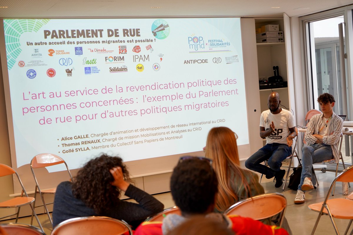 Hier, le Parlement de rue était à Rennes pour #POPMINDxFestisol ! <a href="/CRID_asso/">CRID</a> <a href="/UFISC/">UFISC</a> <a href="/_Festisol/">Festival des Solidarités</a> 
Au programme : projection du film, échange entre les représentant.e.s de notre dynamique et le public, débat mouvant sur la question de l'art dans la revendication politique ✊