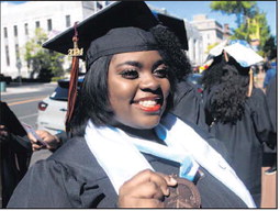 nestct_'s tweet image. We&apos;re thrilled to share some fantastic news with you! 🎉 Jada, our courageous TUNN co-advisor, has achieved a remarkable milestone by earning her A.S. from Post University. Her dedication and hard work have truly paid off, and we are beaming with pride!

📷Steven Valenti #RepAm