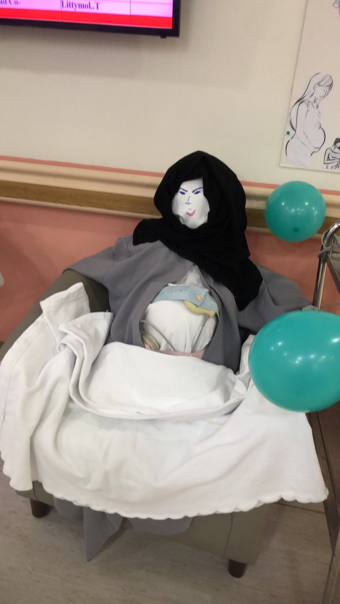 مش قادره اوقف ضحك رحت قسم الولاده ولقيتهم حاطين ذي بمناسبة يوم النيرس العالمي 😭😭