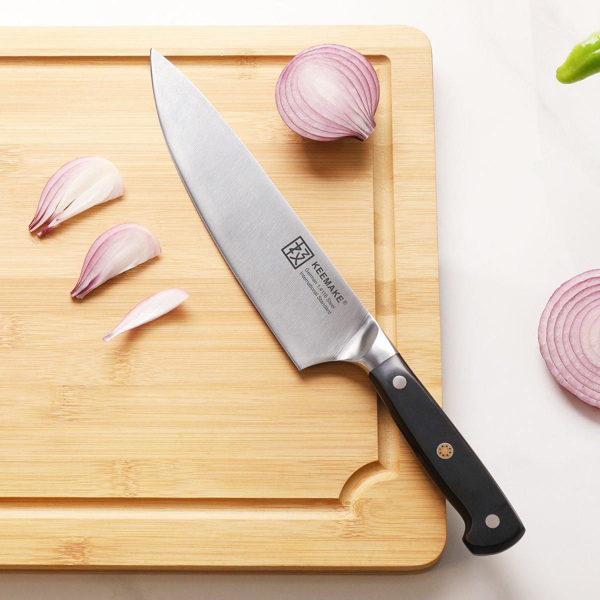 Gift elegance and functionality with the KEEMAKE 8-inch Chef's Knife! Packaged in a stylish gift box, this knife makes the perfect present for any occasion. Treat yourself or your loved ones to the beauty and precision of KEEMAKE! 🎁✨ #GiftIdeas #KEEMAKEKnife #KitchenEssentials