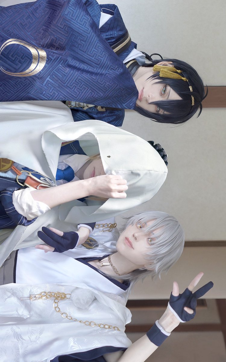 コスプレ｜Cosplay： 刀剣乱舞
S ： 山姥切国広 / 鶴丸国永
L ： 三日月宗近

「  今日もうちの本丸は元気です。  」

じじい二振りと弄られるまんばちゃん。
この三振りがわちゃわちゃしてるの可愛くて好き🌸