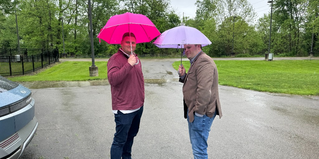 Chim chim-in-ey, chim chim-in-ey
Chim chim cher-ee!
A sweep is as lucky, as lucky can be.

Anyone else getting mad #MaryPoppins vibes from Andrew and Sam, here? 
Taken at a recent, rainy #OhioEPA event in #Warren. 
#SpoonfulOfSugar #SpitSpot