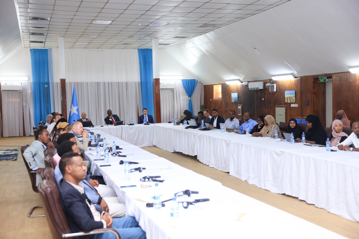 Representatives from @UNinSomalia joined stakeholders at the Pillar Working Groups meeting in #Mogadishu. Organized by the Aid Coordination Office of @MoPIED_Somalia , the Pillar Working Groups provide a forum to deliberate on #Somalia’s development priorities.