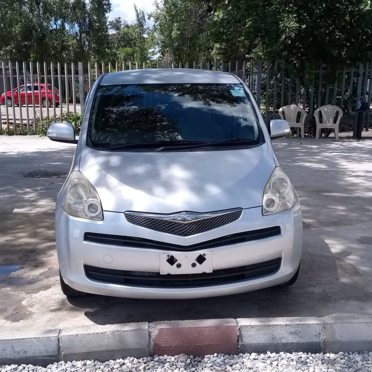 2009 Toyota vitz , 2SZ engine,1.299cc,91000 kms mileage asking price K117,000 negotiable
