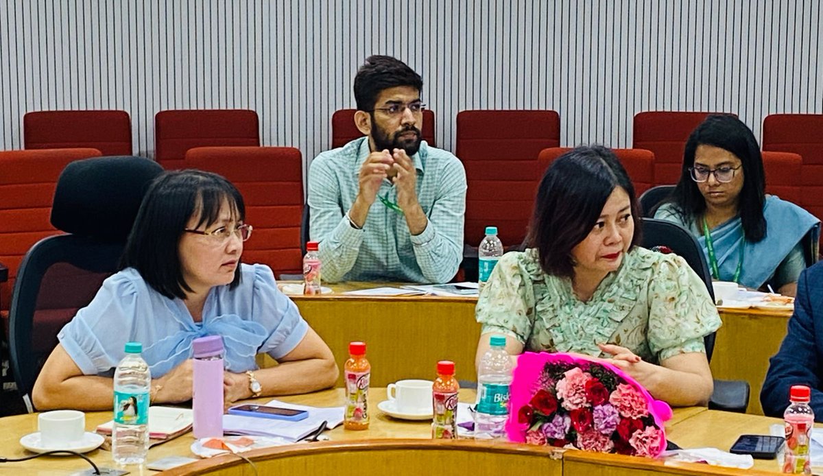 @GoI_MeitY @_DigitalIndia @MeityPib @AmbHanoi Glimpses of the Knowledge Exchange session organised by @NICMeitY for the Vietnamese delegation at NIC Hqrs., New Delhi.
#NICMeitY