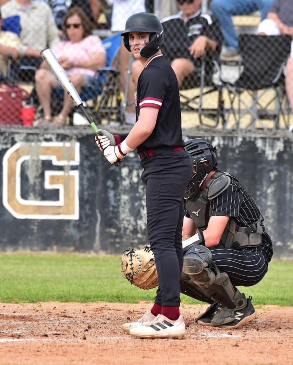 𝗔𝗚𝗔𝗜𝗡𝗦𝗧 𝗔𝗟𝗟 𝗢𝗗𝗗𝗦 🙌🏻 Yancey Young, a senior for Sumiton Christian, should be an inspiration for all in today’s society. As the Eagles prepare to play in this week’s Class 1A State Championship, the road to this point for Yancey & his family hasn’t been easy. On