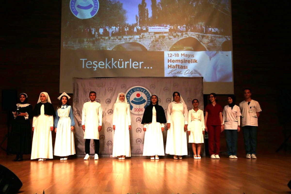 aksarayedutr's tweet image. Sergi, Konferans, Defile ASÜ’de Hemşirelik Haftası Kutlandı

Aksaray Üniversitesi (ASÜ) Bahar Şenlikleri kapsamında, her yıl 12-18 Mayıs tarihleri arasında kutlanan Hemşirelik Haftasına özel sergi, defile ve konferanstan oluşan bir dizi etkinlik yapıldı

🔗aksaray.edu.tr/sergi--konfera…