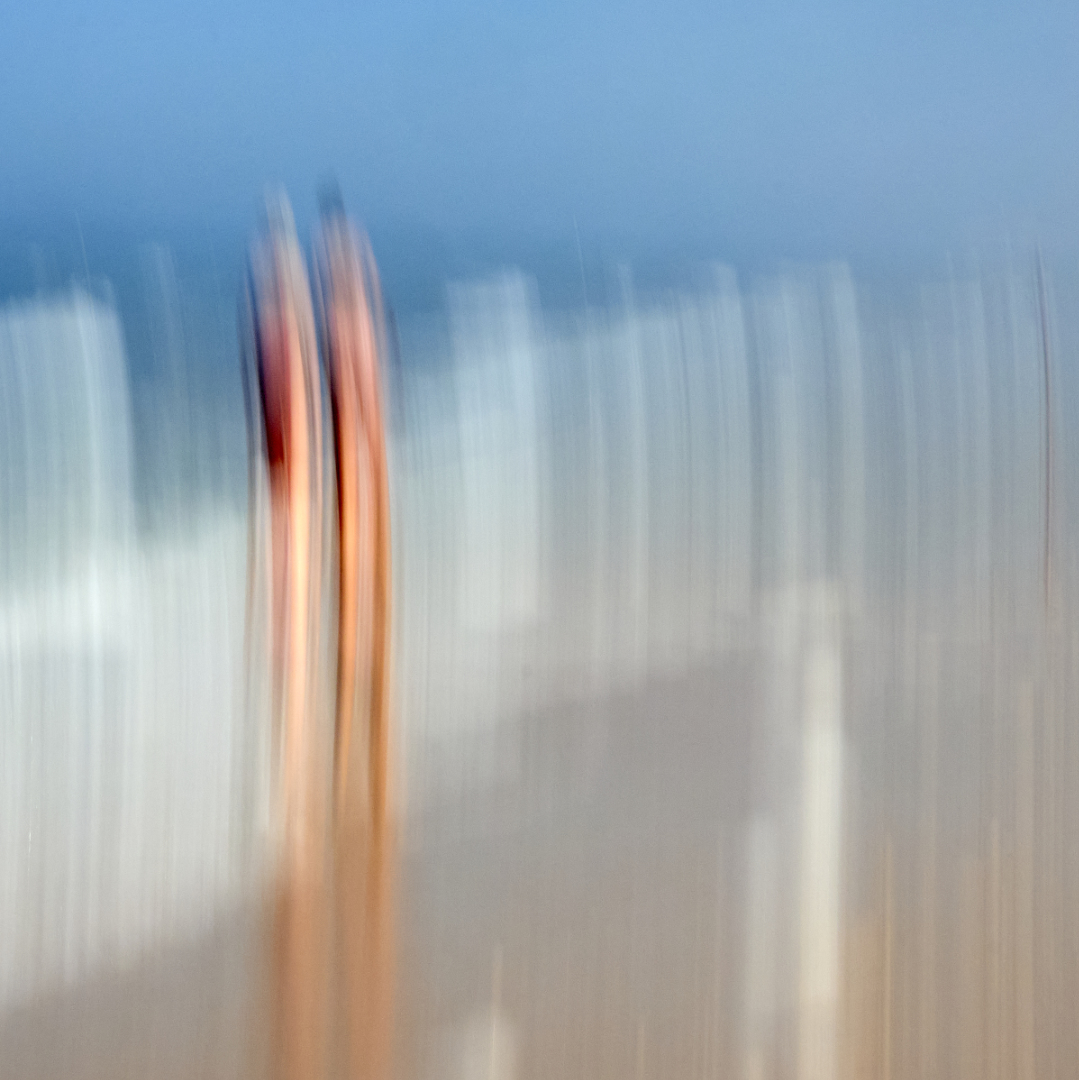 La vie est une plage - Impressions en réflexions (ou vice versa)
.
#ÇaSeraitBeauChezToi
fabienmahaut.com
.
#artalamaison #icm #icm_community #intentionalcameramovement #abstractphotography #impressionism #beachlife #normandy #abstractart #mindfullness #minimalism #walkers