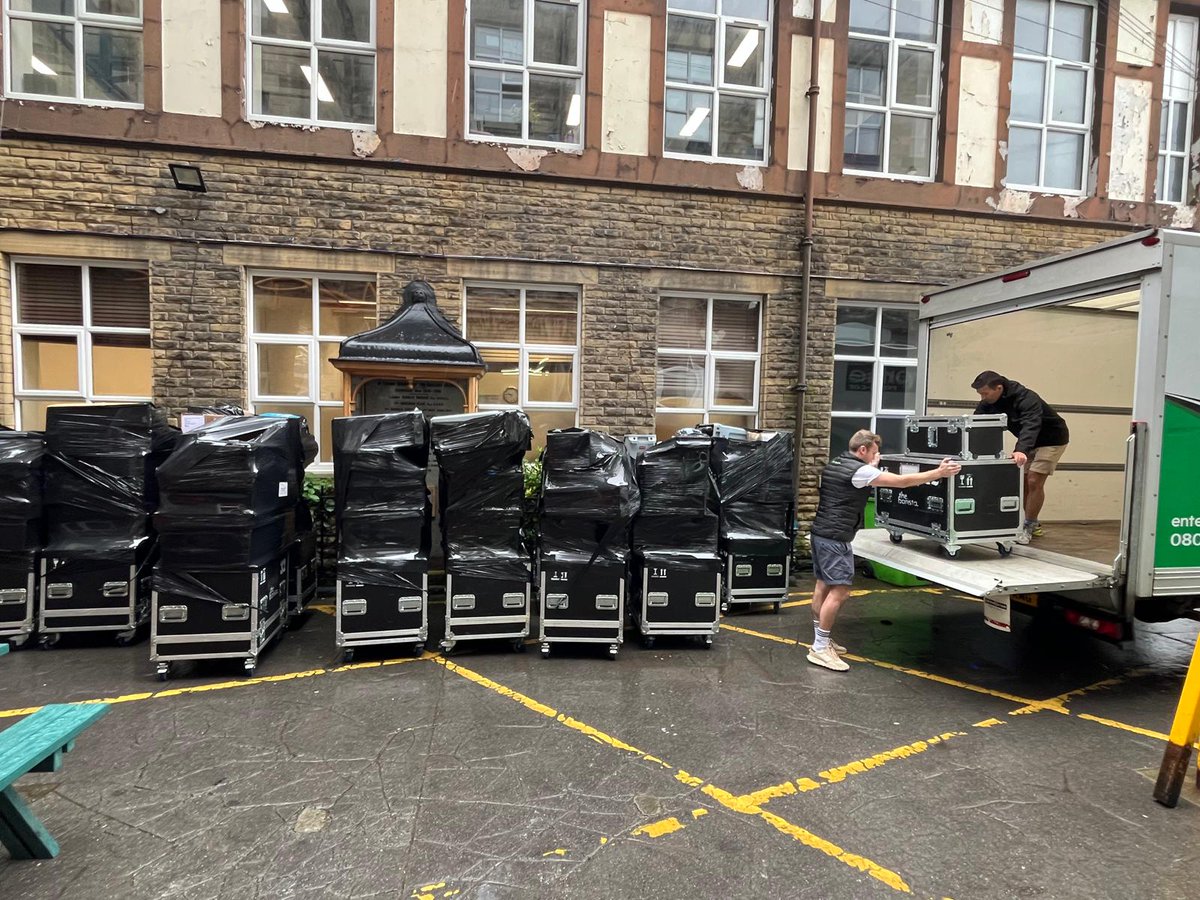 It's @BIBAbroker Conference time! 🙌 The weather has taken a turn, the sun has gone, and we've been reintroduced to that oh-so-familiar Leeds rain. But this morning we packed and loaded 13 - yes, THIRTEEN, coffee bars that are currently on their way to #BIBA2024. Let's go! 💪