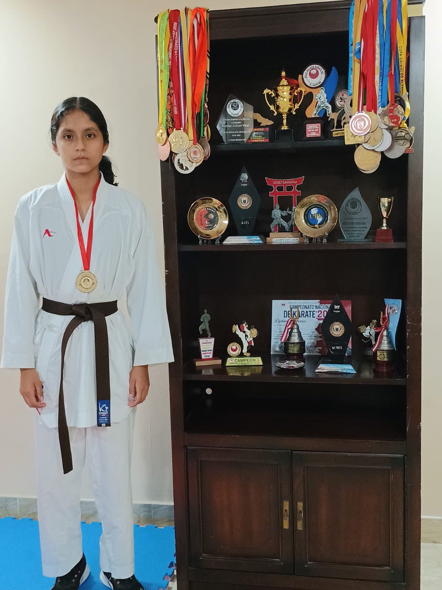 ¡Hola! Ella es Maryse Geisen, seleccionada de Karate. Lamentablemente no tiene auspiciadores para representarnos en los Sudamericanos en junio, así que sus papás están organizando una rifa. Sector privado, hágase presente 👀 y mientras tanto, ¡vamos a comprar rifas!