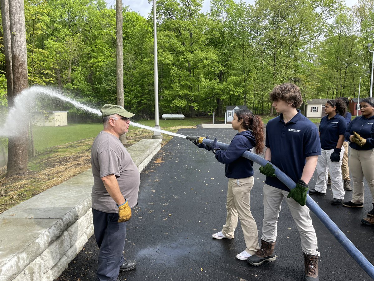 Our #RocklandBOCES Criminal Justice students are honing firefighting skills at the Rockland County Fire Training Center. 

Students are learning how to tap fire hydrants & douse flames with high-pressure fire hoses, as well as other techniques essential to firefighting.

#CTE