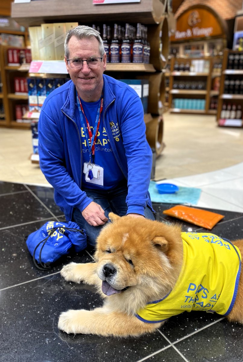 National charity, @PetsAsTherapyUK visited @STN_Airport ahead of #MentalHealthAwarenessWeek! 🐶✈️

The busyness of airport life can be overwhelming, so, Bella, Sammy and Kato 🐾 spent the day spreading joy to our passengers and staff members.

Read more ➡️ bit.ly/44IO7EP