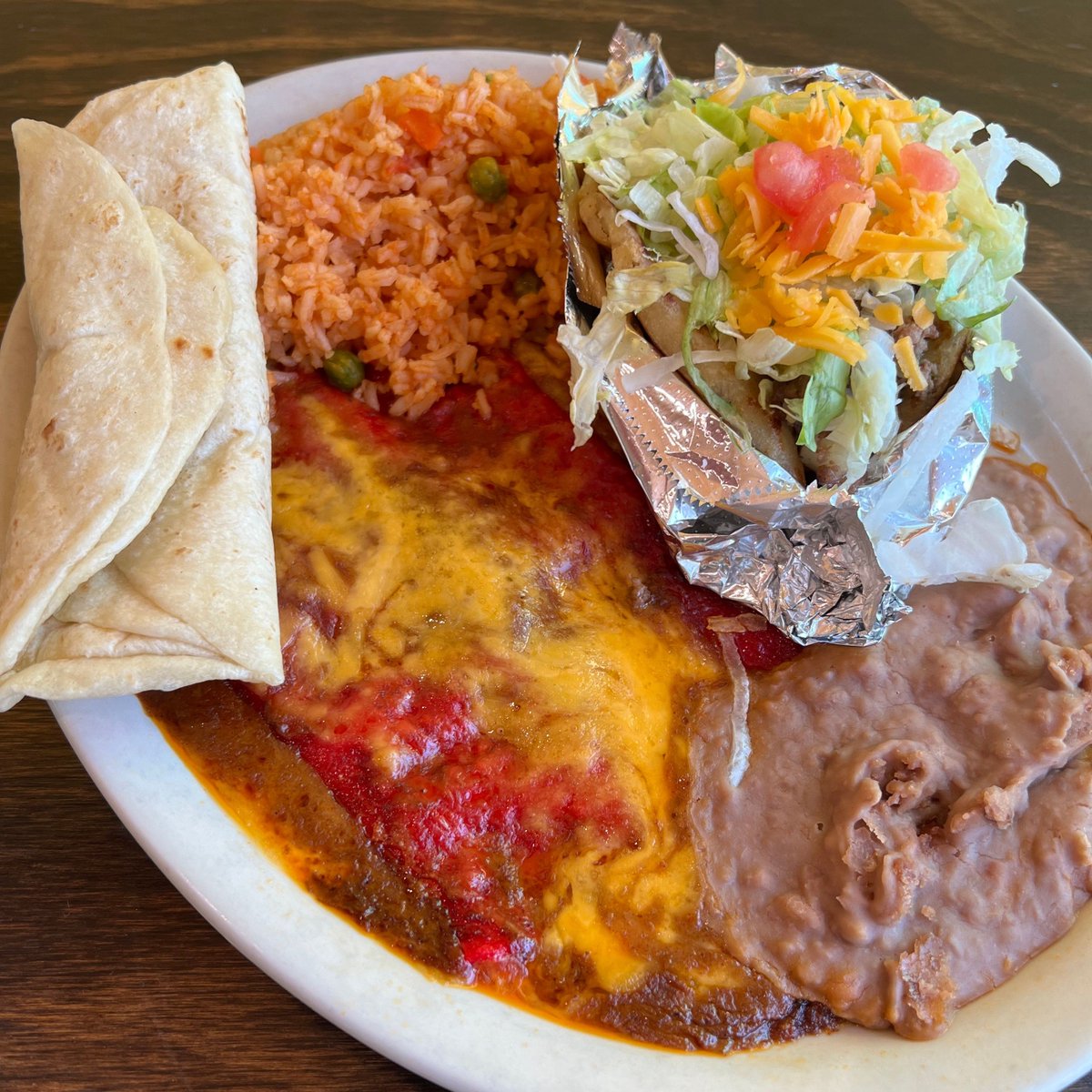 🍽️ Our Lunch Specials are lit over here at Tia’s. 🔥 Get the Laredo Plate and a 16 oz. drink for just $8.99 every Tuesday from from 10:30 a.m.- 3 p.m.

#tiastacohut #enchiladas #puffytacos #texmex #safoodie #safood #sanantoniofood #satxfood #safoodpics #eatlocalsa #sanantonioeats