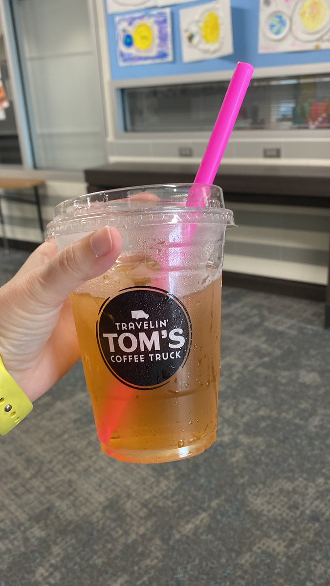 Living that carnival life one day at a time 🎡✨ thank you <a href="/olepta/">Olga Leonard Elementary PTA</a> and @TravelinToms for making today extra special! <a href="/OLE_Leopards/">Leonard Elementary</a>