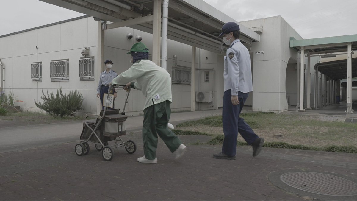 Hoy, miércoles, a las 20 h en @rtveplay y 23:20 h en @La2_tve, @EnPortada_TVE analiza la situación de los ancianos en Japón. Con pensiones muy bajas y mucha soledad, algunos acaban robando, y las cárceles cada vez tienen más presos mayores. rtve.es/n/16102714