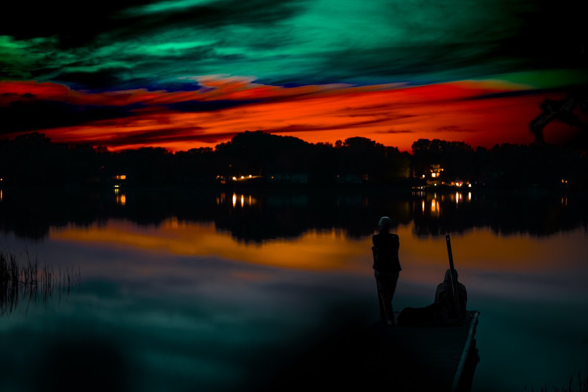 EuroEclipse's tweet image. Pics from my latest adventure.
Downtown in MN, northern lights, house by a lake, and my GSD playing with a new friend.