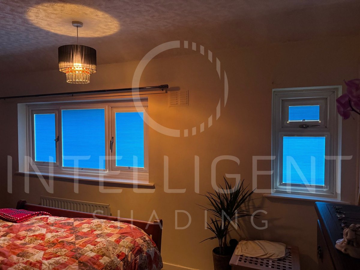 smart_blinds4U's tweet image. Our Perfect Fit Pleated blinds can change the whole look of a room. 🤩

These blinds fit neatly into a stylish frame which moves together with the windows and doors when opened and closed.

#IntelligentShading #blinds #curtains #homedecor #windowblinds #perfectfitblinds