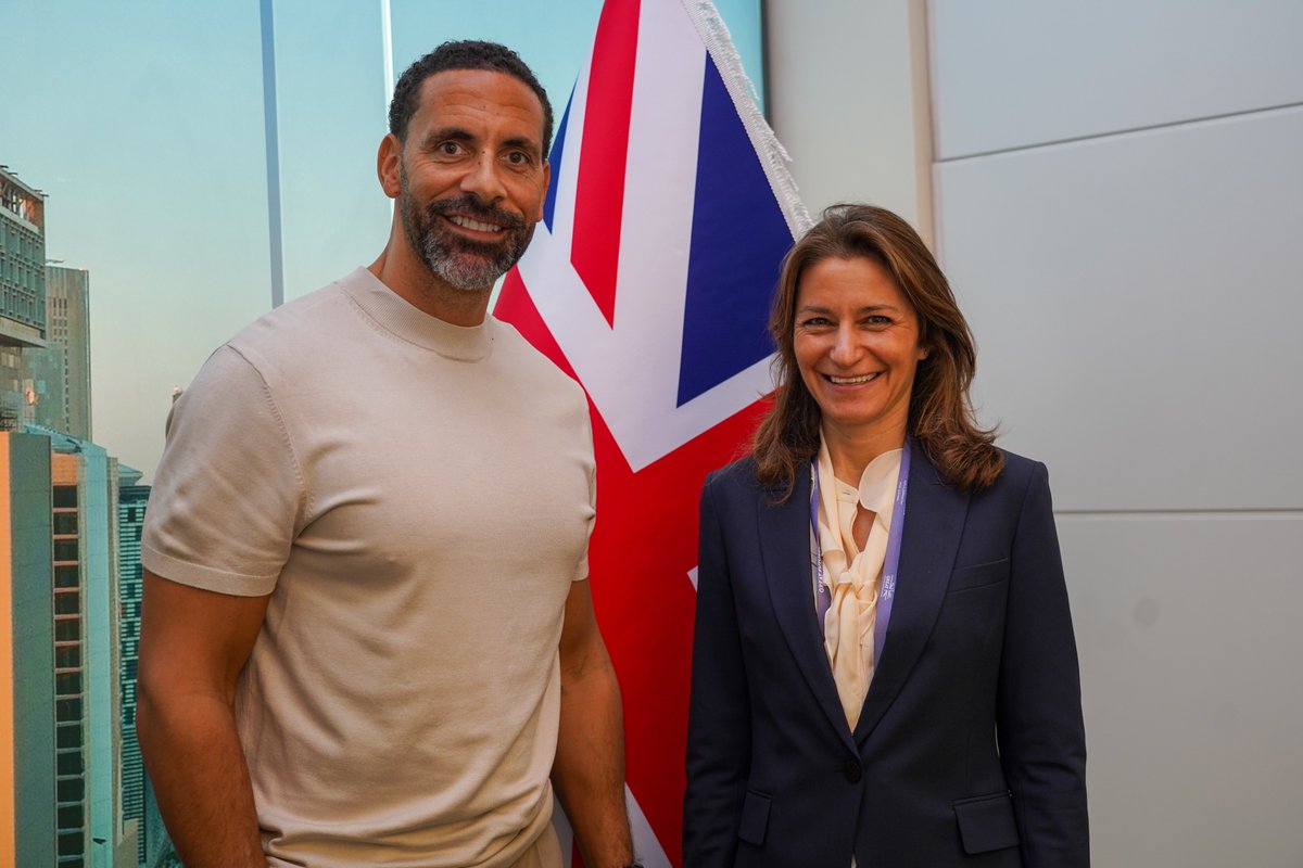 .@rioferdy5 is more than an ex-England captain, he's a brilliant ambassador for 🏴󠁧󠁢󠁥󠁮󠁧󠁿 football & a champion for young people through his Foundation. It's great he's here in Saudi Arabia & I enjoyed talking with him about how we're backing grassroots sport & supporting young people.