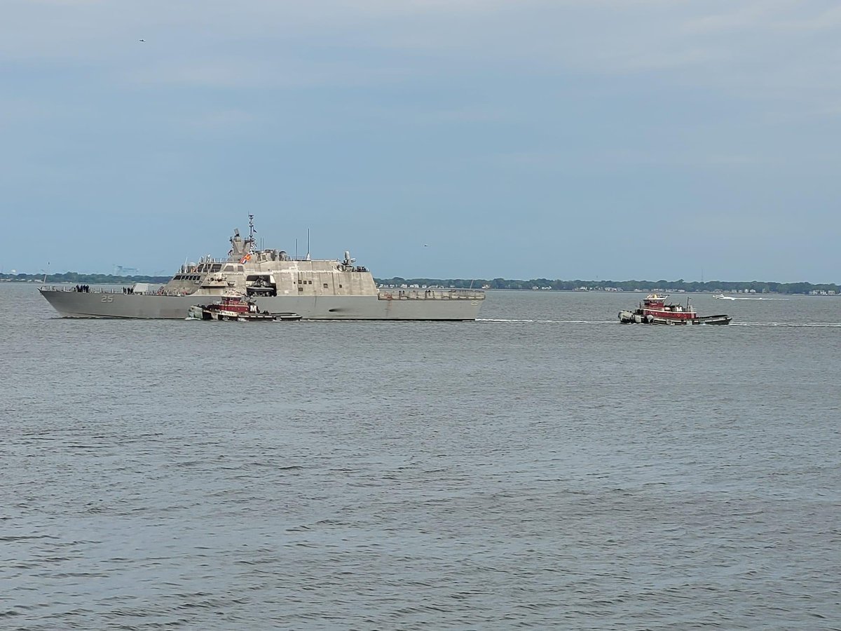 USS Marinette (LCS 25) Freedom-variant littoral combat ship coming into Norfolk, Virginia - May 14, 2024 #ussmarinette #lcs25 SRC: FB- Hampton Roads & Chesapeake Bay Ship Watchers