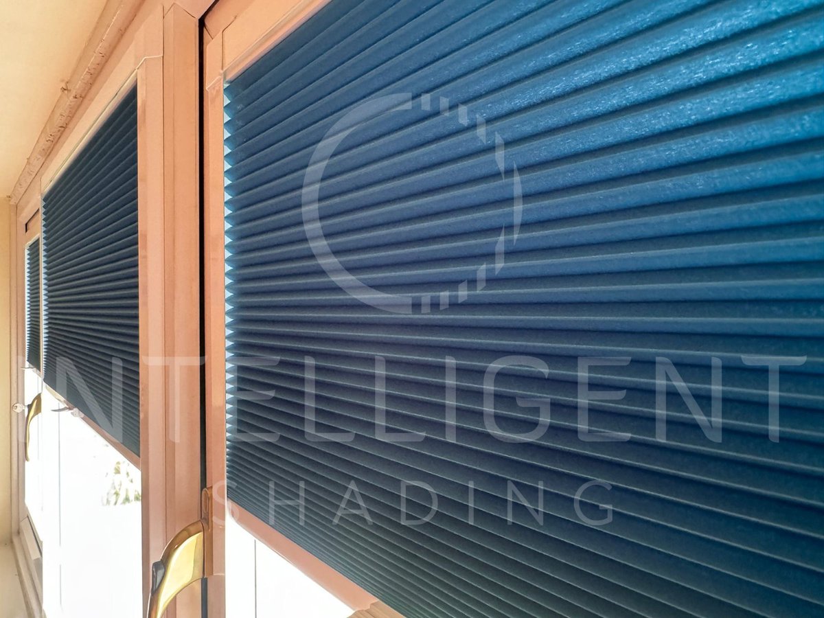 smart_blinds4U's tweet image. Our Perfect Fit Pleated blinds can change the whole look of a room. 🤩

These blinds fit neatly into a stylish frame which moves together with the windows and doors when opened and closed.

#IntelligentShading #blinds #curtains #homedecor #windowblinds #perfectfitblinds