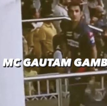 Indian Crowd Support For - Ab De Villiers Gautam Gambhir
