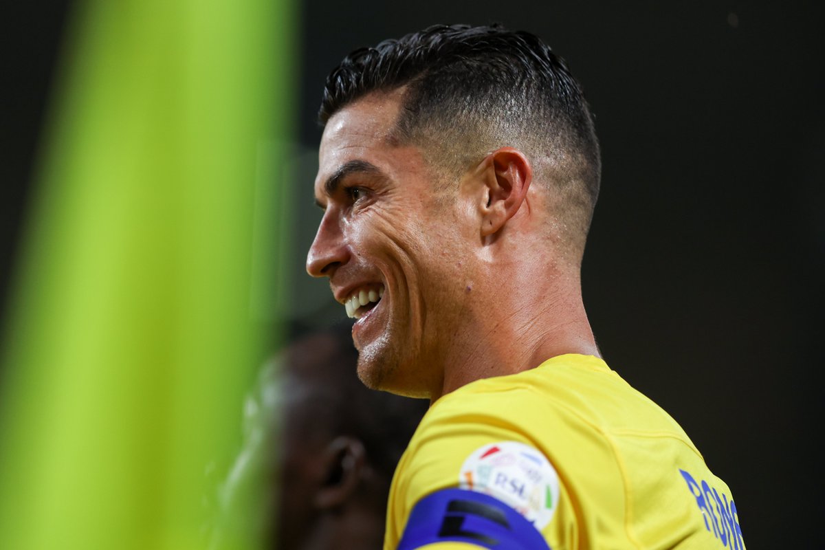 Cristiano Ronaldo hasn't ruled out extending his Al-Nassr contract until 2026. Current deal expires in 2025, by which time he'll be 40. Dealmakers keen to keep him longer. TV rights renewals come up in 2025 and having Ronaldo as part of the next cycle is seen as important.🇵🇹