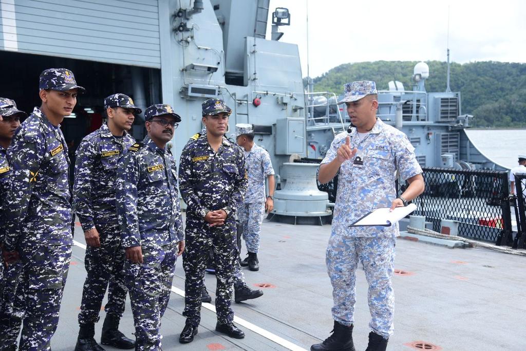 "International Collaborations" - Perkongsian Ilmu dalam Mengawal Kerosakan dan Melawan Api (MKMA) oleh warga PV 175 bersama INS SHAKTI dan INS DELHI dari Tentera Laut India dengan kerjasama dari pihak MPA Timur dan BOMBA TLDM Pangkalan Kota Kinabalu. 
<a href="/tldm_rasmi/">Royal Malaysian Navy</a> <a href="/MPA_Timur/">HQ Eastern Fleet</a>