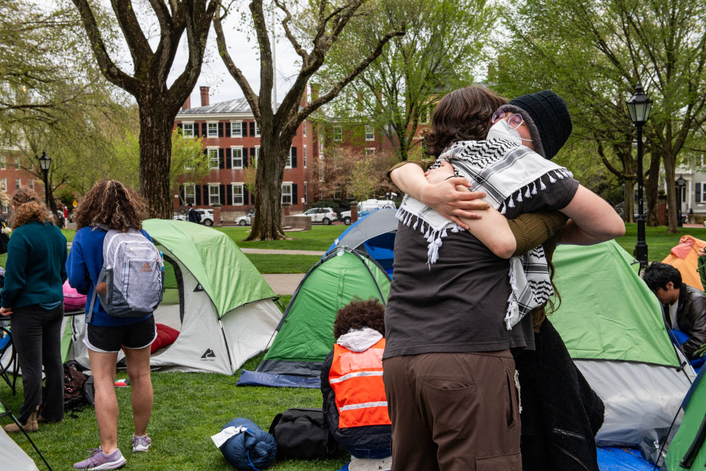 Opinion | Concessions to Protesters Validate Their Tactics Sara Coodin writes that college leaders should resist the temptation to reward student disruptors in the name of campus peace. #HigherEd bit.ly/3QFfRUH
