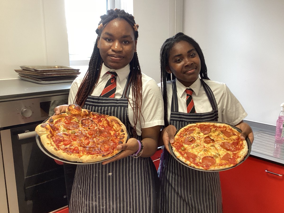 Amazing pizza creations at yesterday's afterschool Baking Club! 🍕
Check out the various #enrichment clubs available this term on the school bulletins and website and #getinvolved! #LadybridgeLearners #extracurricular #afterschoolclubs #homemadepizza