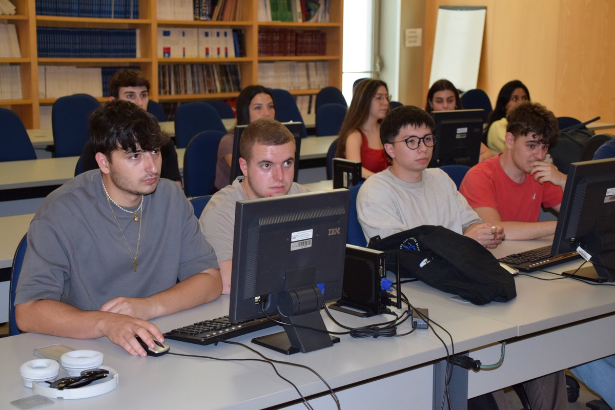 Hoy en la sala de formación doctora Guerri del CIPF tiene lugar el curso de Citometría de Flujo en Anatomía Patológica y Citodiagnóstico con Enrique O'Connor y Alicia Martínez #FlowCytometry #CoreFacility #FlowCytometry