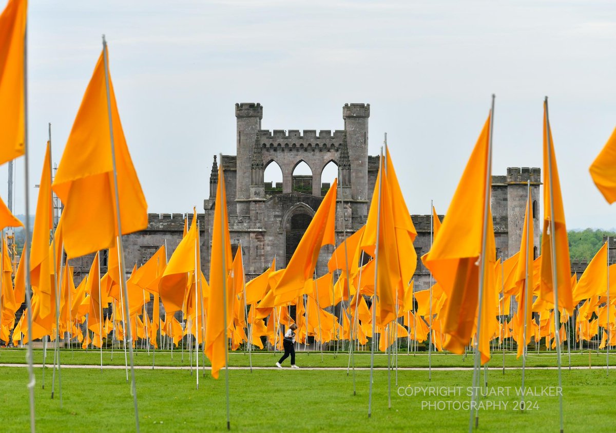 StuWalkerPhotos's tweet image. I just had to photograph this great art installation @lowthercastle while on a job there. The 520 flags are quite hypnotic blowing in the breeze. The installation titled OR by Steve Messam @rougeit know for art within the landscape. I am sure the Yellow Earl would have approved