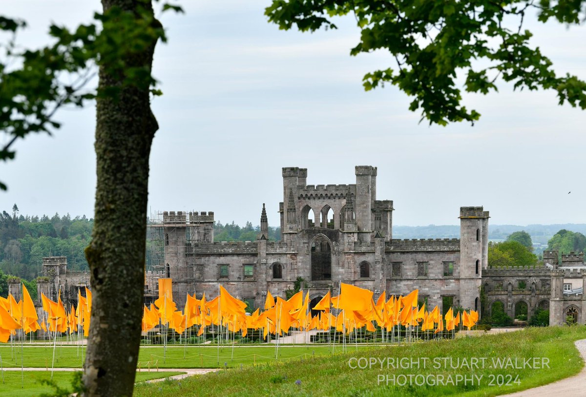 StuWalkerPhotos's tweet image. I just had to photograph this great art installation @lowthercastle while on a job there. The 520 flags are quite hypnotic blowing in the breeze. The installation titled OR by Steve Messam @rougeit know for art within the landscape. I am sure the Yellow Earl would have approved