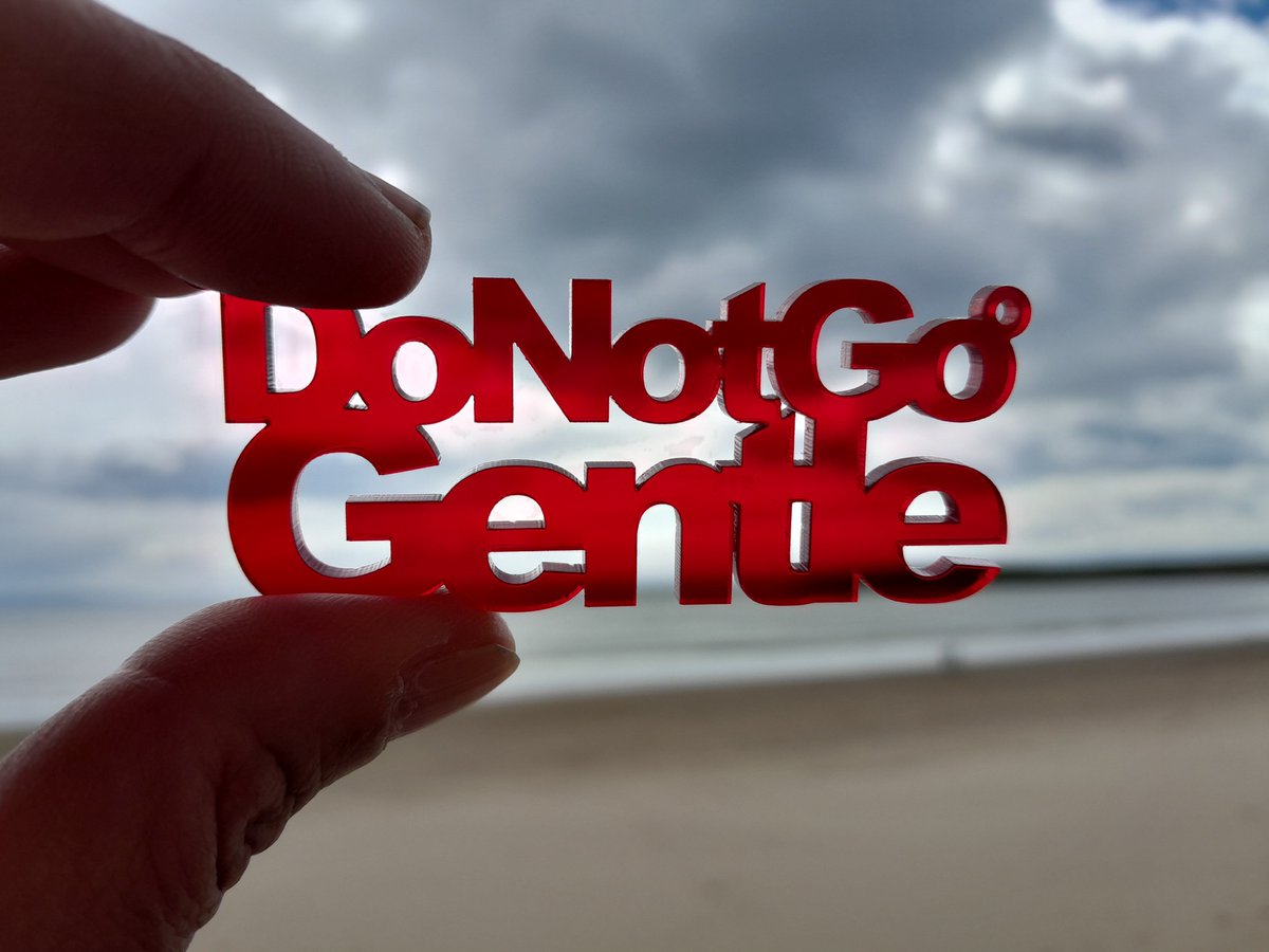 mabjones's tweet photo. Happy International Dylan Thomas Day! I made myself a necklace. Hope you all had a great #DylanDay! #DoNotGoGentle https://t.co/rdNsjJ688d