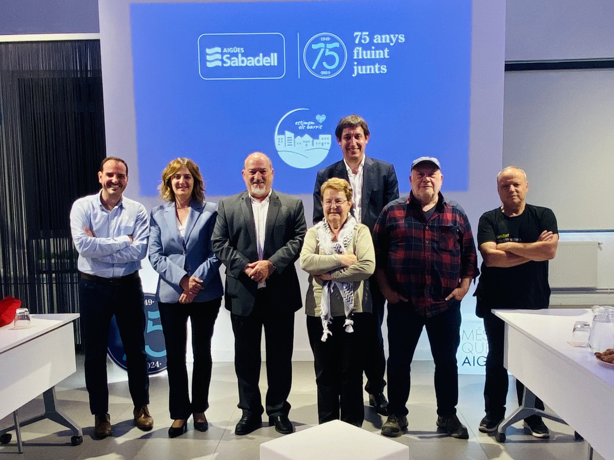 Seguim fomentant la proximitat, la rendició de comptes i l’escolta activa amb el moviment veïnal de #Sabadell. 

Avui, amb algunes AAVV dels barris del Districte 3: Ca n’Oriac, Torreguitart i Torrent del Capellà, a més del regidor del districte, <a href="/MRoblesFdez/">Manuel Robles</a>.

#implicats