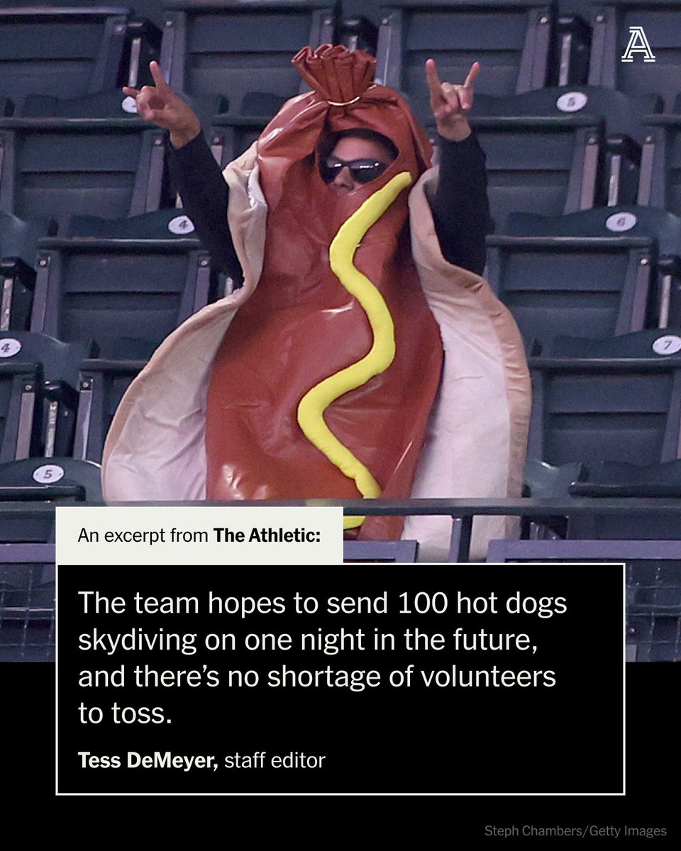 The Seattle Mariners’ latest home field promotion is ... a hot dog wearing a parachute. And fans are leaping (literally) at the chance to catch the classic stadium snacks as they fall from the sky in T-Mobile Park. More on “Hot Dogs from Heaven”: nytimes.com/athletic/54905…