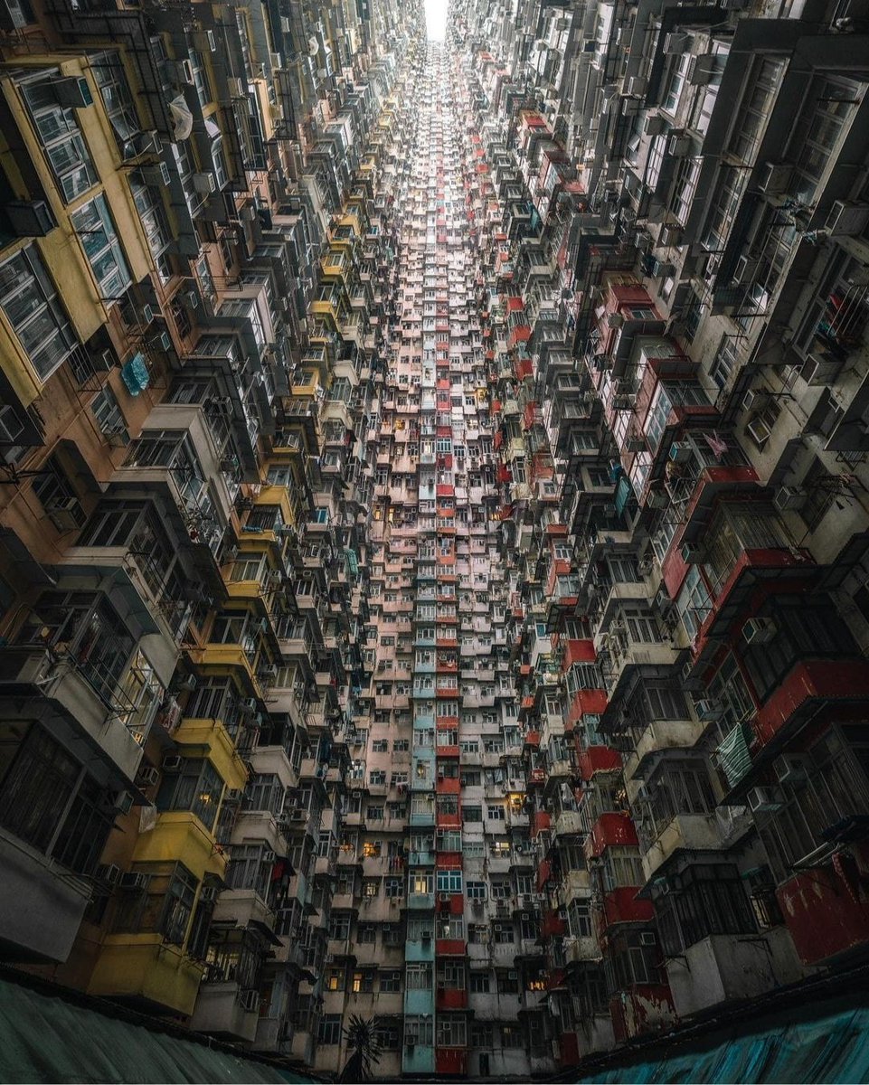 Monster building in Hong Kong 🇭🇰