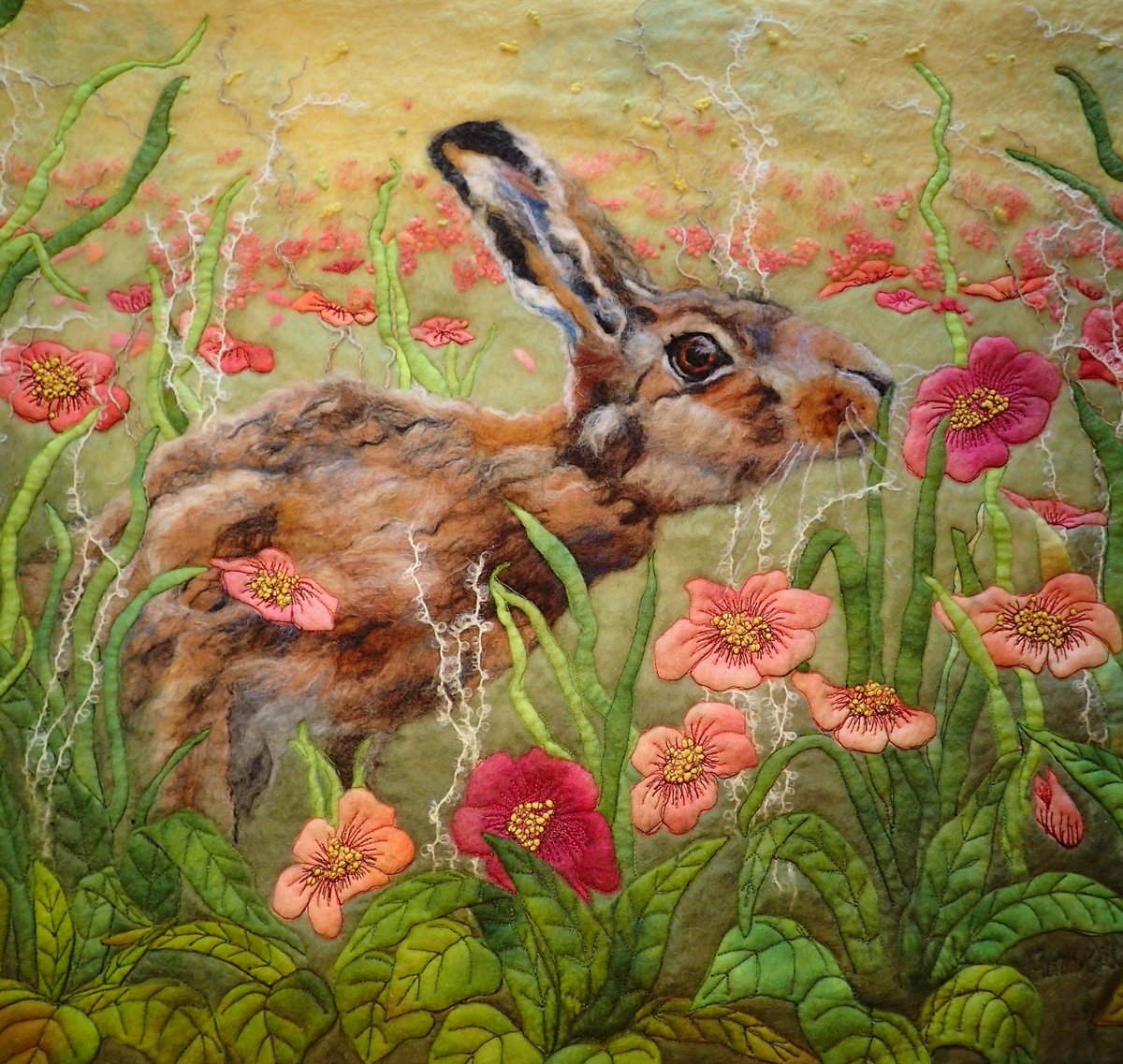 UK textile artist, Fiona Gill, creates scenes reflecting vibrant colours, flora and fauna #WomensArt
