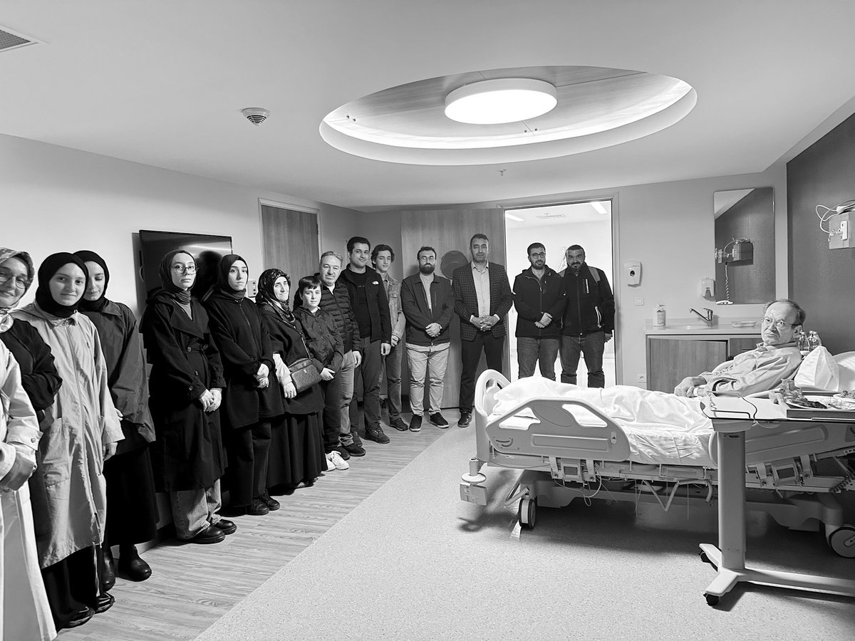 UcurBusra's tweet photo. Gençlerin size her zamankinden daha çok ihtiyacı var hocam…
@MtoBilgi nun en güzel mevsiminde yanınızda olmaktan bahtiyarız. 
*
İyi ki varsınız.
İyi ki tanıdık sizi.
İyi ki çıktığınız bu yolda yanınızdayız.
İyi ki…

@yenisafakwriter https://t.co/r38bvyChot