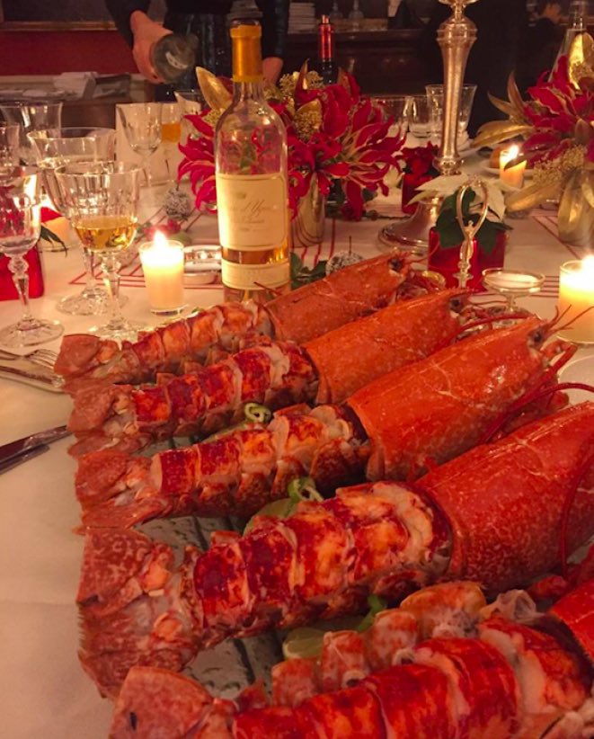 “Vous allez pouvoir les vendre” @JeanMiChelapati va-t-il céder les photos de ses dîner homard à l’Assemblée Nationale? #Quotidien