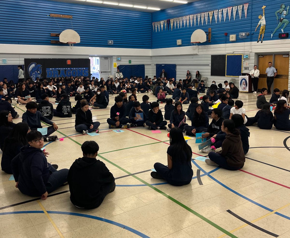 Thank you to our Rosary Apostolates for facilitating the living Rosary and crowning of Our Lady of Guadalupe. @STA_TCDSB @TCDSB @TCDSB_RDAddario