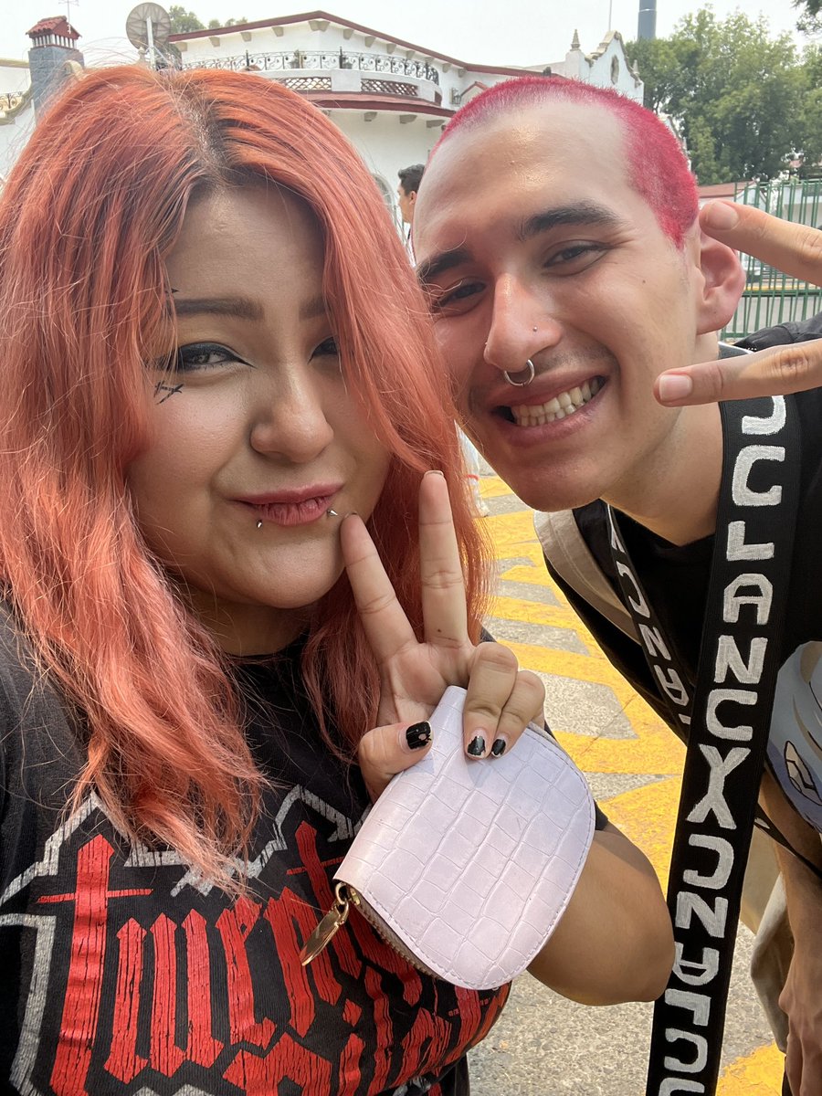 readystdygo's tweet image. BUSCO BOLETO PARA AN EVENING WITH TWENTY ONE PILOTS EN EL LUNARIO HOY PARA MI AMIX!  

 (SÓLO TRATO EN PERSONA) 
#Clikkies #TøpMexico #TØP