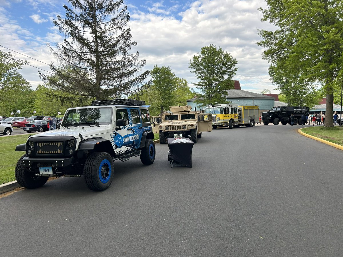 I loved showing off all my cool features at the Lawrence Elementary School Touch-A-Truck in #Middletown! 

#snowmonster #weather  #nbcct #StormTracker #nbcct #ConnectingYou