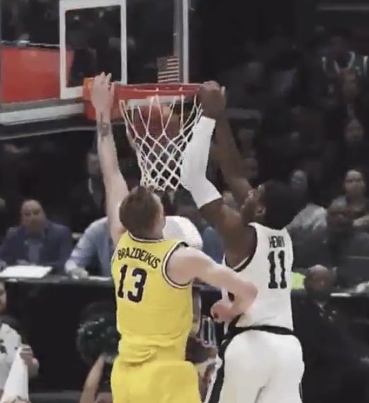 SpartanCenterig's tweet image. The dunk ⁦@hennny11⁩

#Posterized